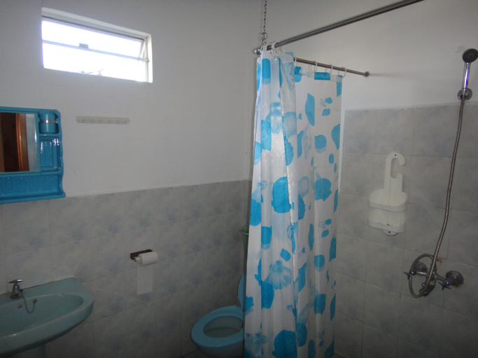 Bathroom 4, Pereybere Beach Apartments