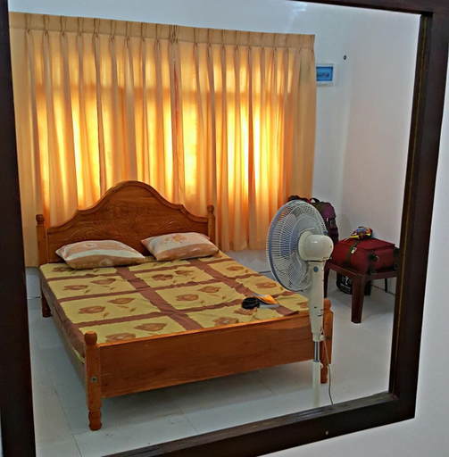 Bedroom 2, City Center Lodge, N. Palatha East