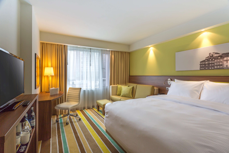 Bedroom 3, Hampton by Hilton Warsaw City Centre, Warsaw
