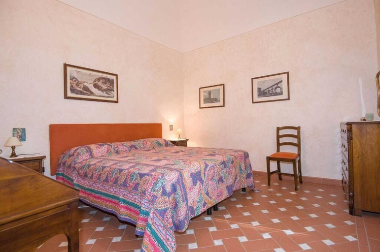 Bedroom 4, AlbergoDiffusoVolterra, Pisa