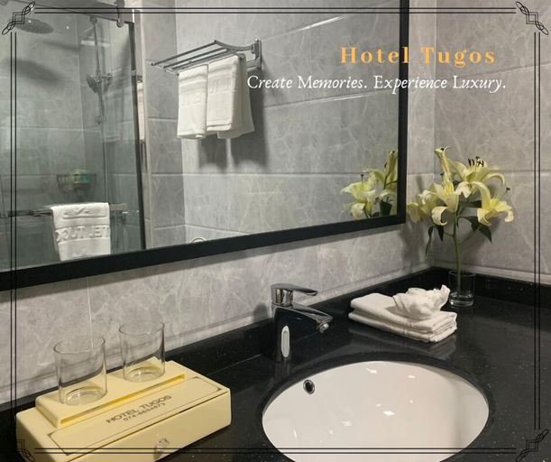 Bathroom 3, Hotel Tugos, Baguio City