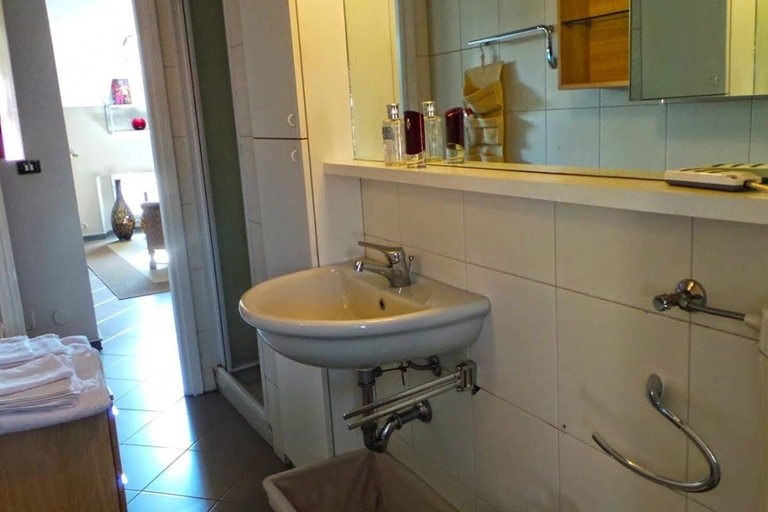 Bathroom sink, Betta Flexyrent Apartment, Milano