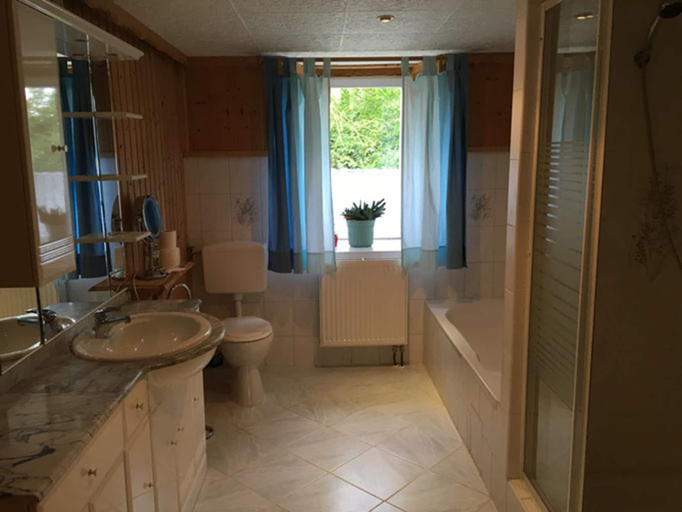 Bathroom, Hof Kiebitz - In Ostrau, Mittelsachsen