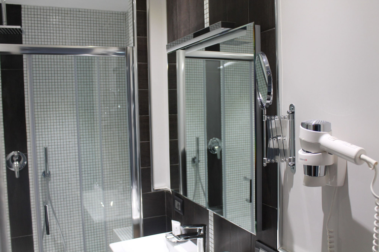 Bathroom 4, Mediterraneo, Reggio Di Calabria
