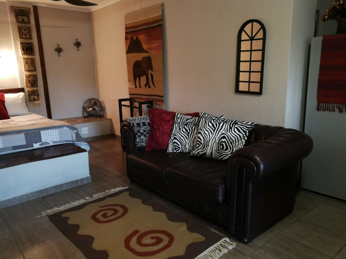 Bedroom 2, Meerkat Manor, Ehlanzeni