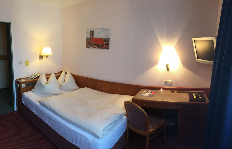 Bedroom 4, Hotel Carmen, München