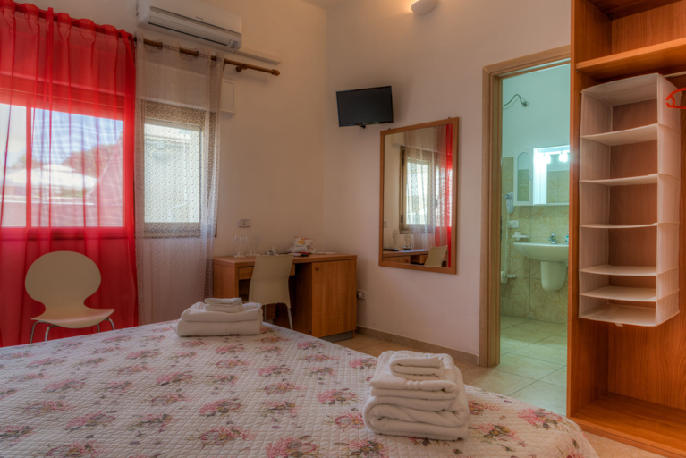 Bedroom 4, Aquarium Residence, Taranto