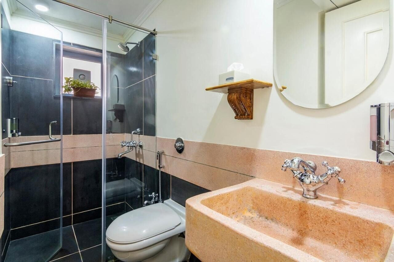 Bathroom 4, Hotel Kemps Corner, Mumbai City