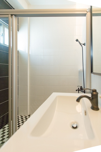 Bathroom 4, Wahaha House, Tainan