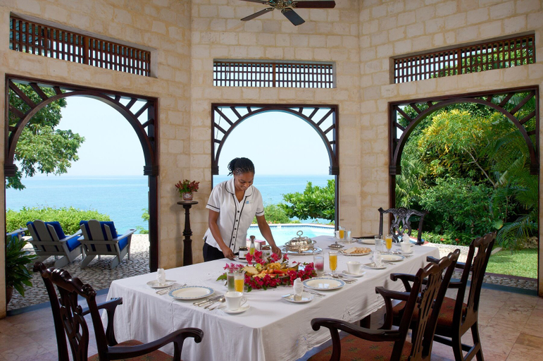 Food & Drinks 5, Bluefields Bay Villas