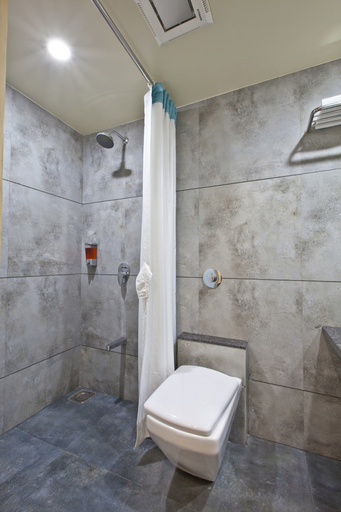 Bathroom 4, Hotel Sifat International, Surat
