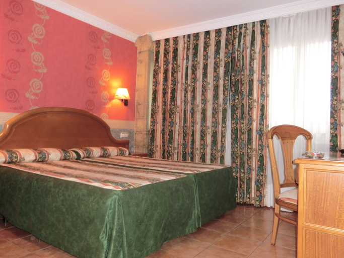 Bedroom 3, Hotel Las Ruedas, Cantabria