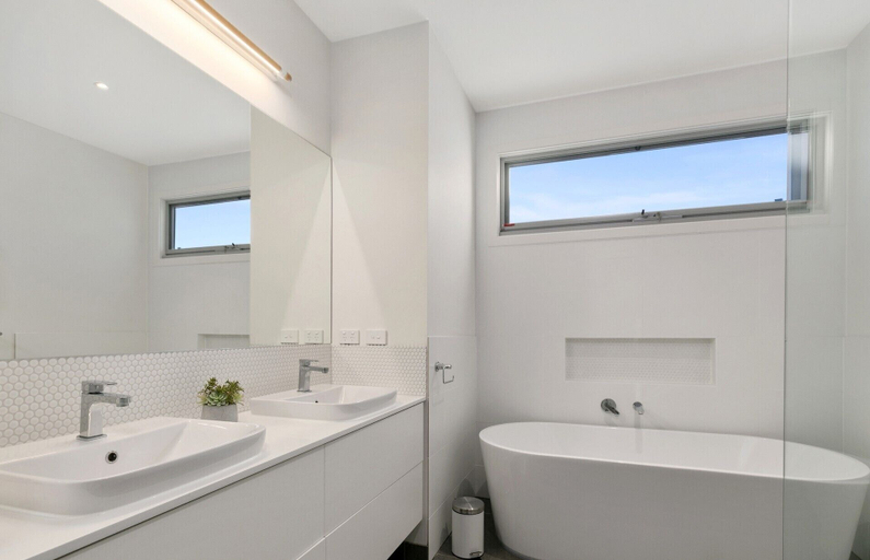 Bathroom, Pukeko Beach House, Bass Coast - Phillip Is.