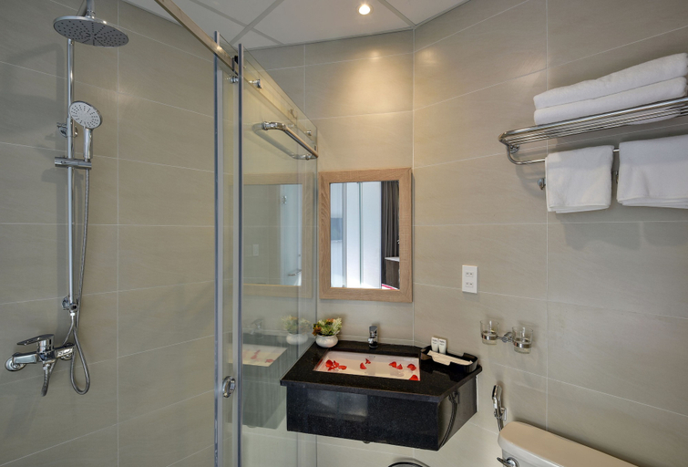 Bathroom 4, Hue My Hotel, District 10