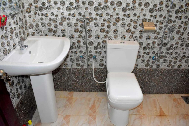Bathroom, Reliance Holiday Resort, N. Palatha Central
