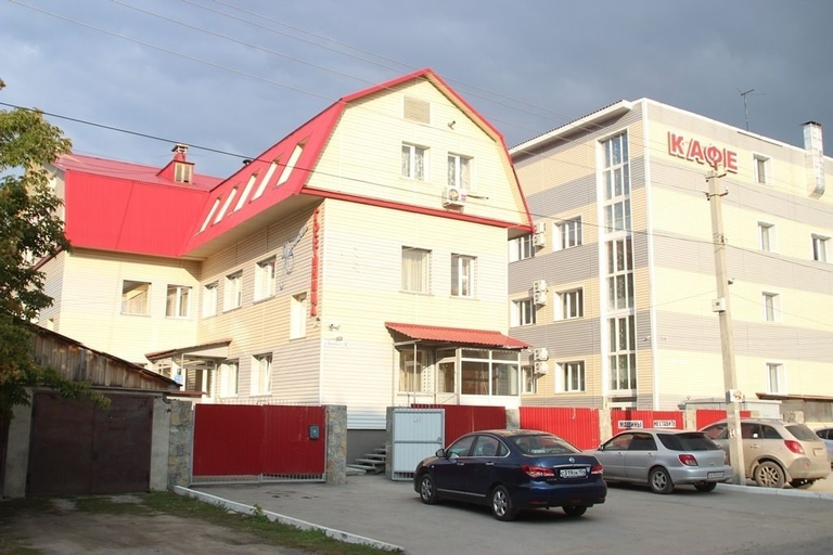 Exterior & Views