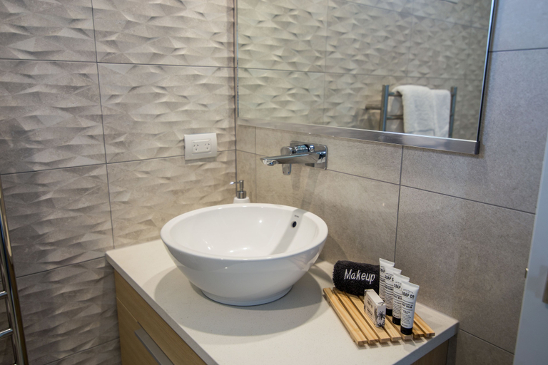 Bathroom 4, Tasman Holiday Parks - Te Anau, Southland