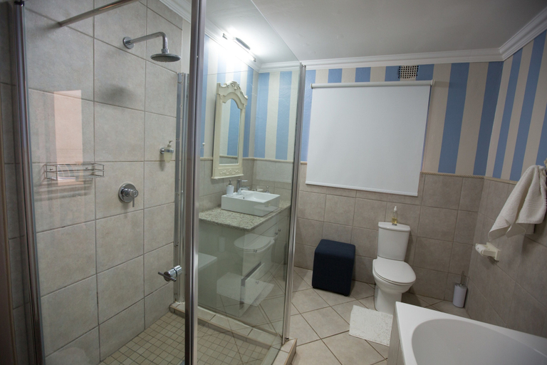Bathroom 5, MacGregors Guest House, City of Tshwane