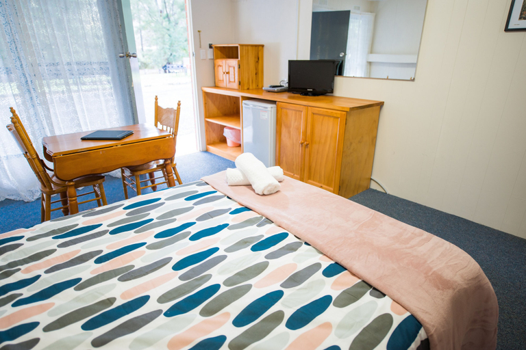 Bedroom 2, Gariwerd Motel, N. Grampians  - Stawell