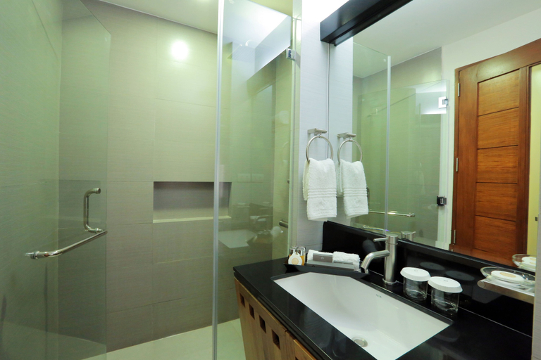 Bathroom 4, One Vittoria Hotel, Bantay