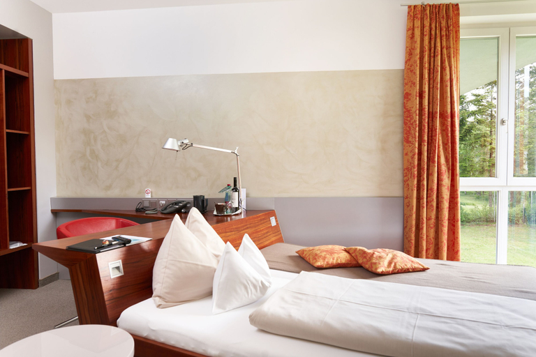 Bedroom 3, Hotel Maxlhaid, Wels