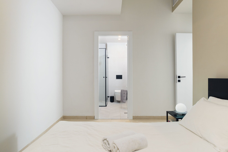 Bedroom 3, Elegant Duplex with XL Patio by FeelHome
