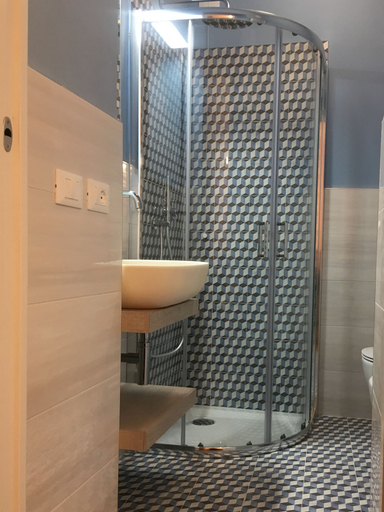 Bathroom 4, Hotel Moniga, Brescia