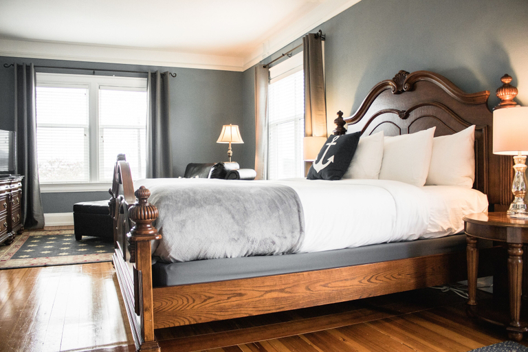 Bedroom 3, Nantucket Inn, Skagit