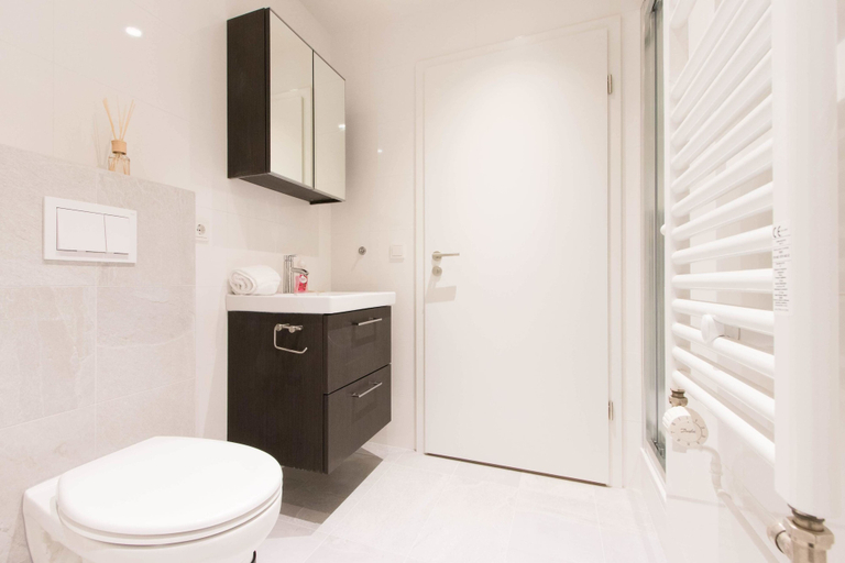 Bathroom 4, Apartment V13, Reykjavík