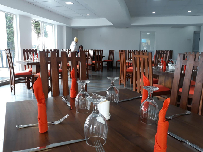 Food & Drinks 4, Emirates Luxury Apartments, Nuwara Eliya