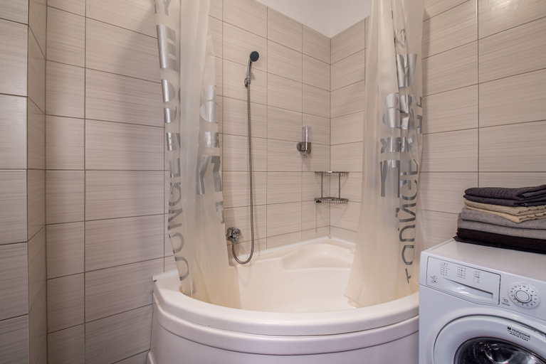 Bathroom 4, Studio Militari Residence M1, Chiajna