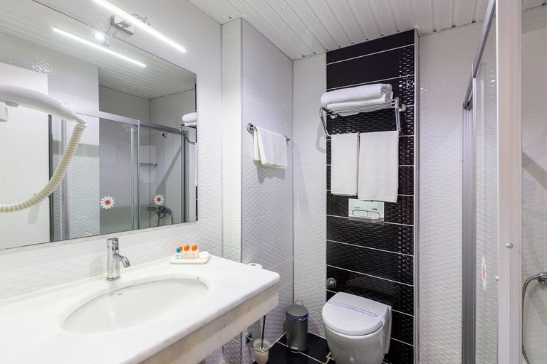 Bathroom 5, Galaxy Beach Hotel, Alanya