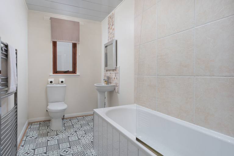 Bathroom, Prestwick Central - Donnini Apartment, South Ayrshire