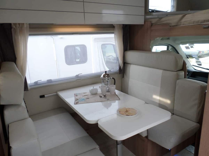 Bedroom, Go Outdoors Motor Home - Caravan Park, Thimbirigasyaya