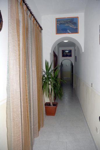 Others 4, Albergo Belvedere, Latina