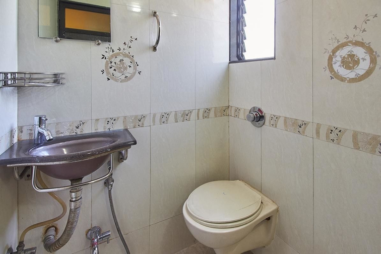 Bathroom 3, Hotel Navi Mumbai, Thane