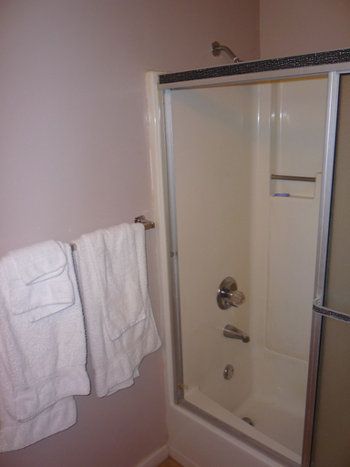 Bathroom 5, Nice Inn Yuba City, Sutter