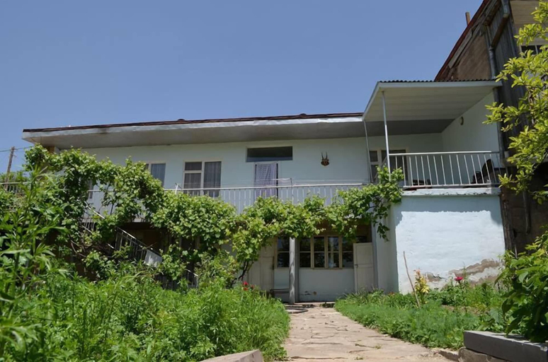 Exterior & Views, Aspet
