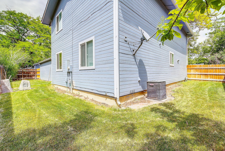 Exterior & Views 2, Ideally Located Westminster Home - Sleeps 13, Jefferson