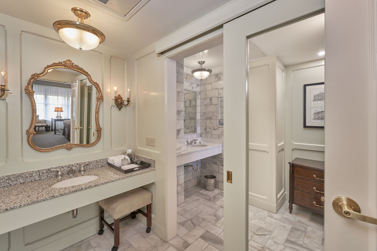 Bathroom 5, O.Henry Hotel, Guilford