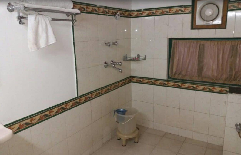 Bathroom 3, WelcomHeritage Windsor Lodge, Almora