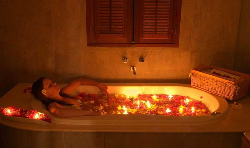 Bathroom 4, Ocean Beauty