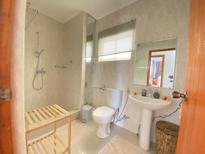 Bathroom 3, Dusk to Dawn