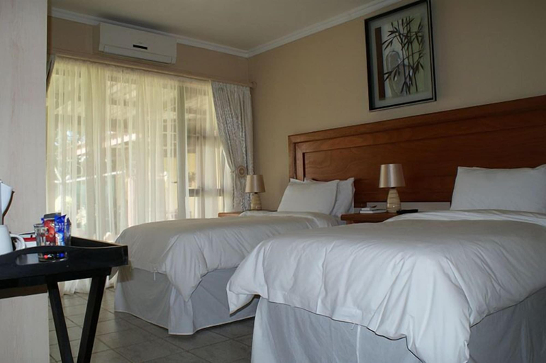 Bedroom 3, Mountain View Guest House, Umzinyathi