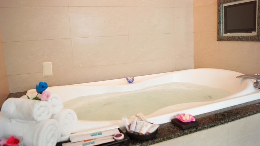 Bathroom 4, Lake Hotel, New Taipei City