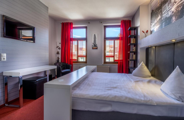 Bedroom 2, SL'otel - Das StadtHotel, Salzlandkreis