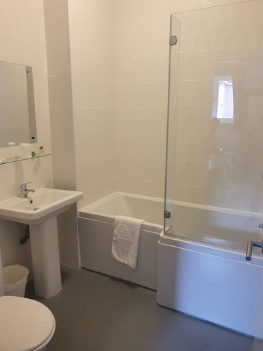 Bathroom 4, Cuttle Bridge Inn Hotel, Birmingham