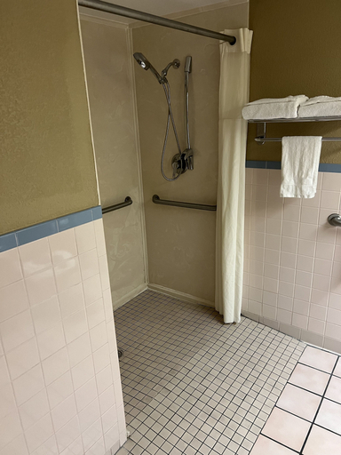 Bathroom 5, Americas Best Value Inn Pharr, Hidalgo