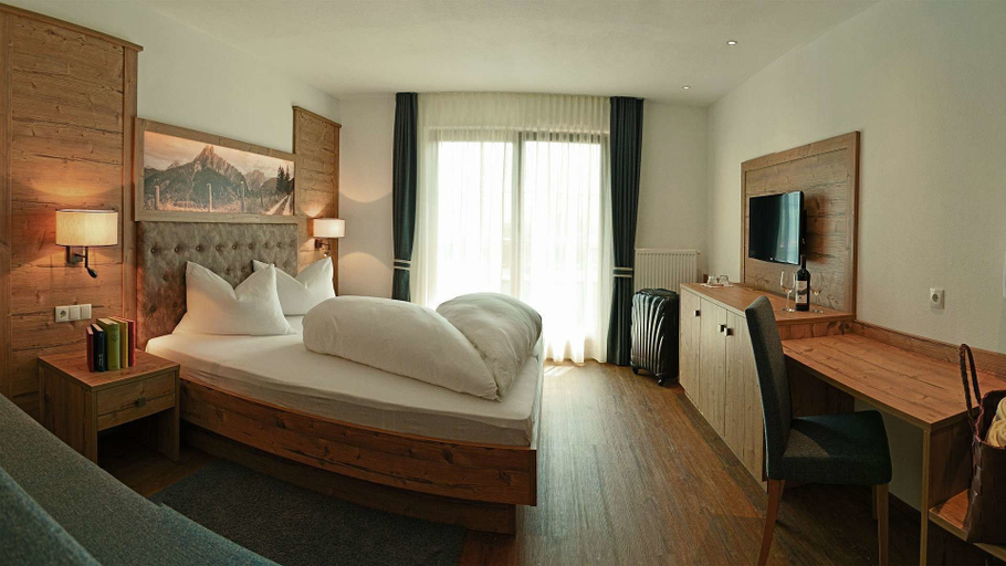 Bedroom 3, Hotel Trenker, Bolzano