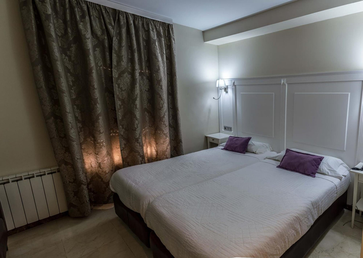 Bedroom 2, Hotel Sevilla, Málaga
